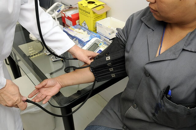 정형외과 관절천자 Arthrocentesis 시술 보조 시 무균 소독 및 관절액 검체 분주 요령